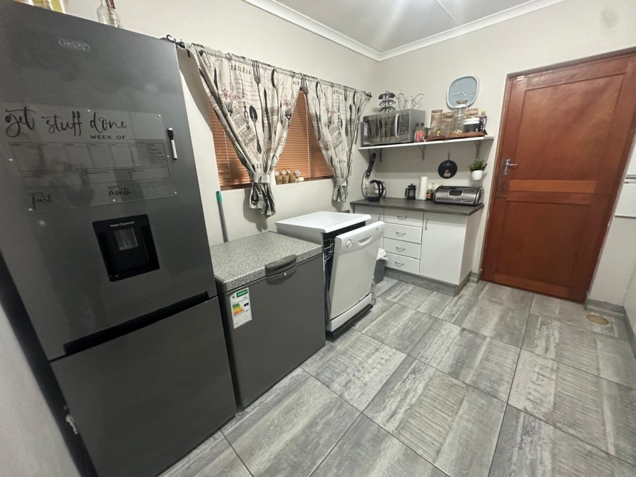2 Bedroom Property for Sale in Campher Park Eastern Cape